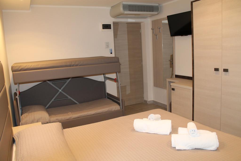 Hotel Sant'Elena Rimini Ngoại thất bức ảnh